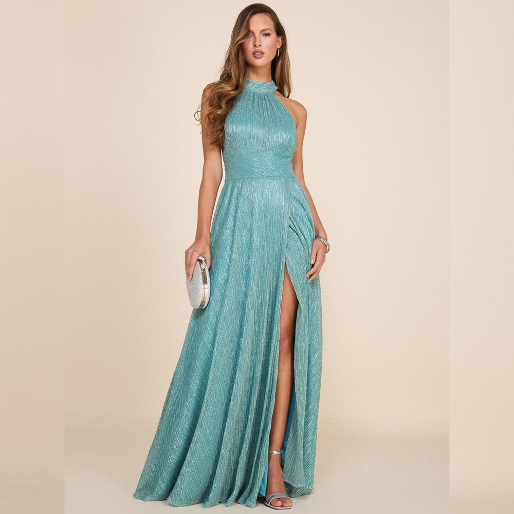 Le Chateau Halter Neck Metallic Crinkle Knit Gown w/Open Back Brand New w/tags